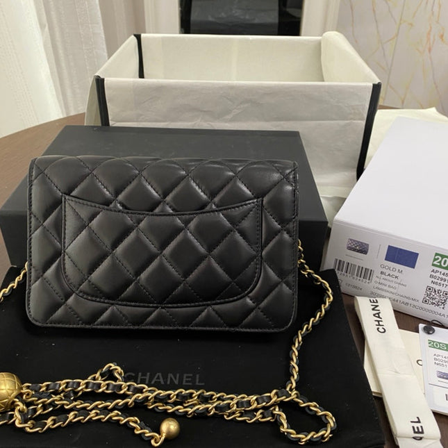 CLASSIC WOC 19CM BLACK LAMBSKIN GOLD HARDWARE