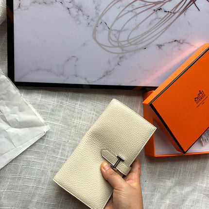 BEARN LONG 17 WALLET IN BEIGE CREAM EPSOM LEATHER