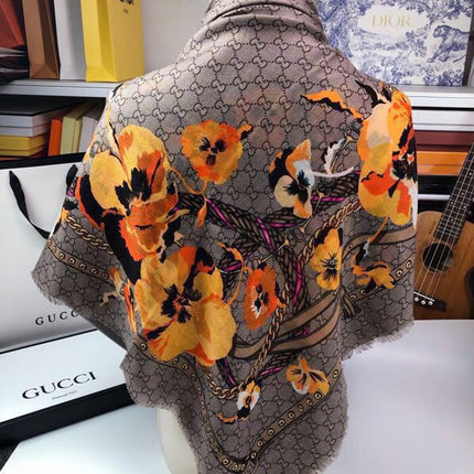GUCCI 25S SCARF 140 IN CASHMERE 740372