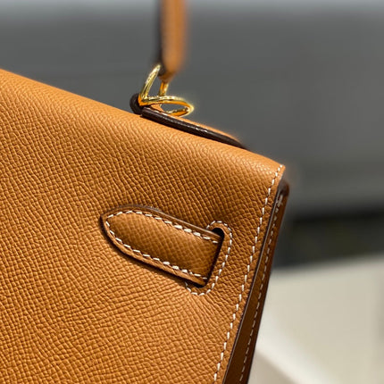 KELLY 28CM IN GOLD EPSOM CALFSKIN GOLD HARDWARE