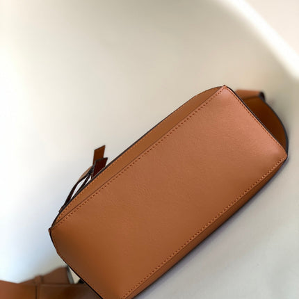 LOEWE 26S PUZZLE EDGE MEDIUM BAG 24 IN ORANGE CALFSKIN