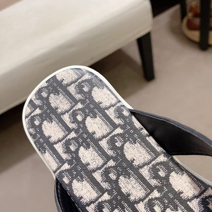 CD ALIAS THONG CROCODILE MOTIF BLACK AND BEIGE CALFSKIN