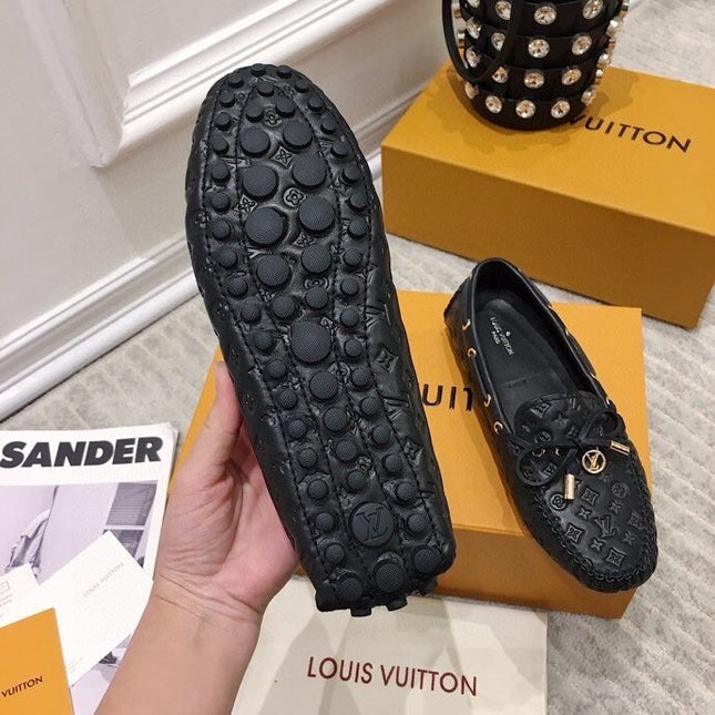 LV WOMEN'S DRIVER MOCCASIN IN BLACK EMBOSSED CALFSKIN