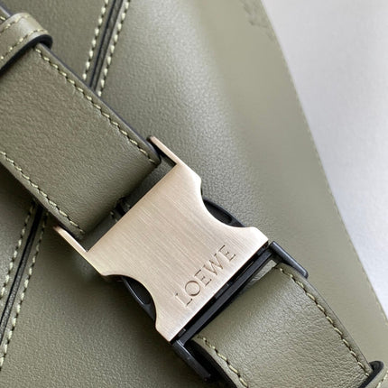 LOEWE 26S PUZZLE EDGE BAG 18 IN OLIVE GREEN CALFSKIN