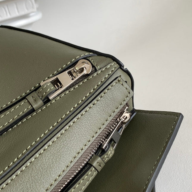 LOEWE 26S PUZZLE EDGE BAG 18 IN OLIVE GREEN CALFSKIN