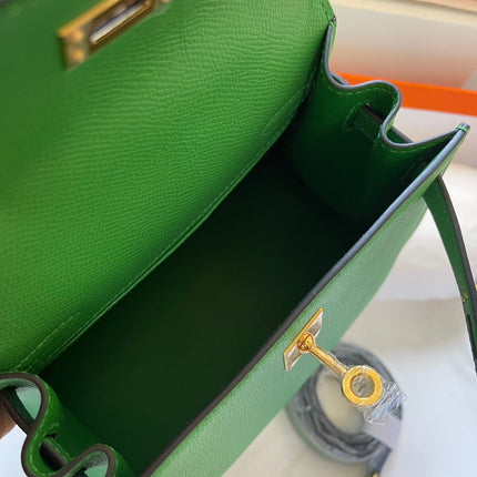 KELLY MINI 20 BAG IN EMERALD GREEN CALFSKIN WITH GOLD HARDWARE