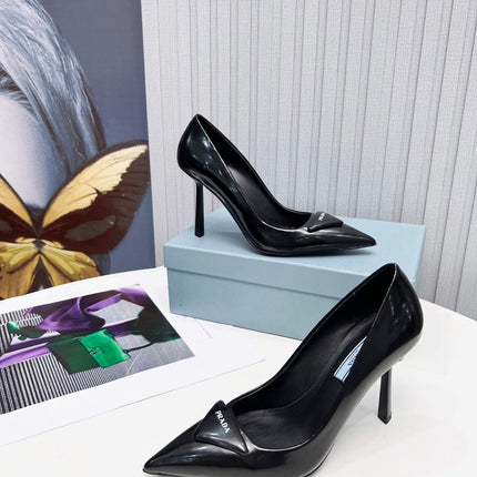 PRADA 26S POINTED TOE PUMPS STILETTO HEEL 95MM IN BLACK PATENT CALFSKIN LOGO