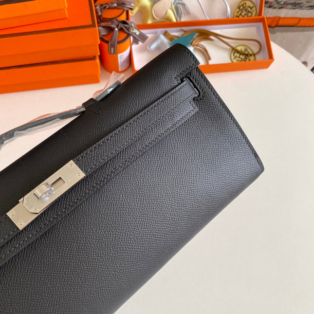 KELLY CUT 31 IN BLACK CALFSKIN WITH SILVER HARDWARE