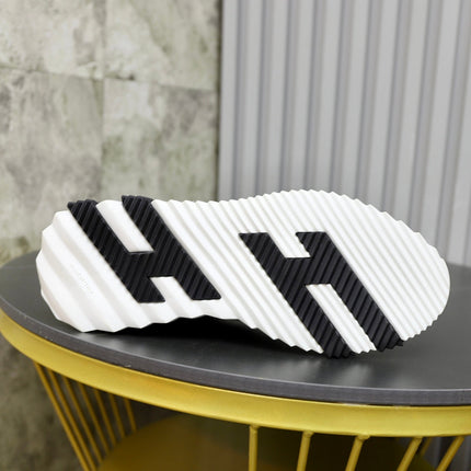 HM BOUNCING SNEAKER BLACK BREATHABLE FABRIC