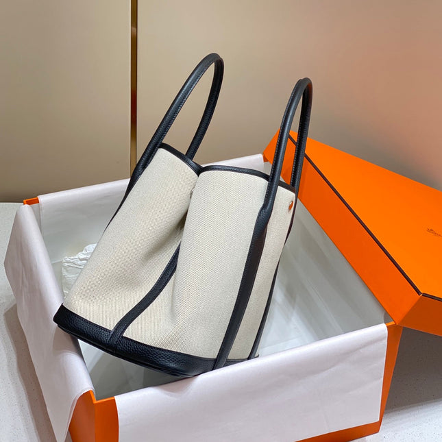 GARDEN PARTY 36CM IN WHITE TOILETS COTTON CANVAS AND BLACK CALFSKIN