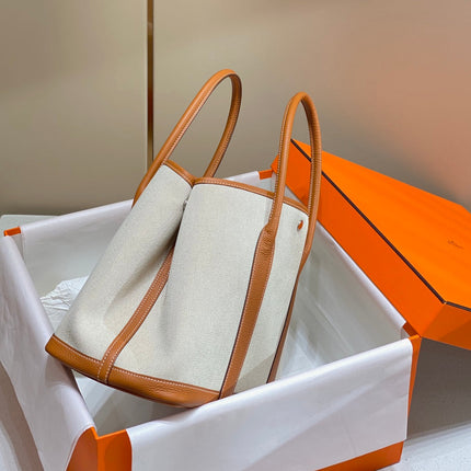 GARDEN PARTY 36CM IN WHITE TOILETS COTTON CANVAS AND BROWN CALFSKIN