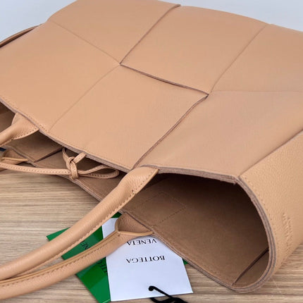 ARCO TOTE 36 IN TAN BROWN CALFSKIN