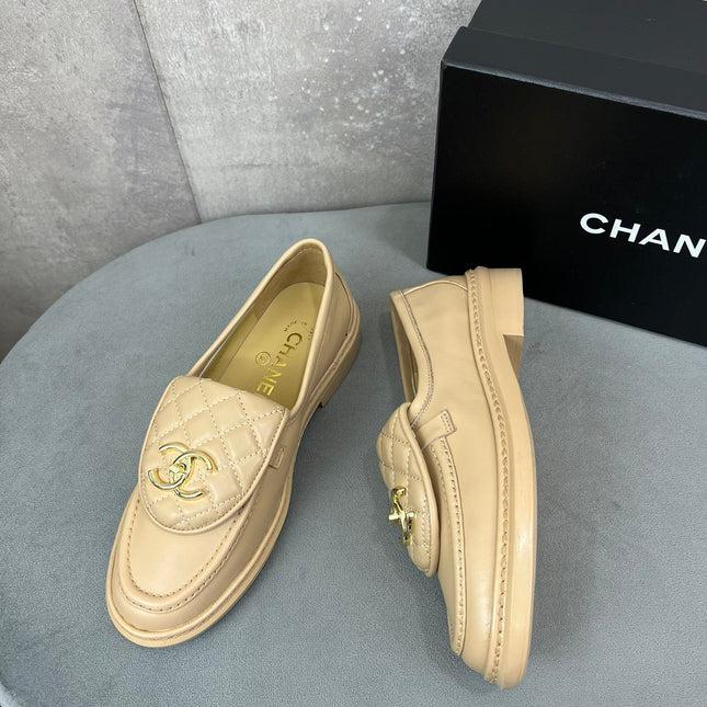 CHANEL 26S LOAFERS IN BEIGE QUILTED CALFSKIN WITH CC LOGO