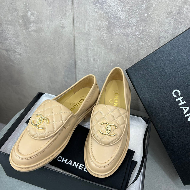 CHANEL 26S LOAFERS IN BEIGE QUILTED CALFSKIN WITH CC LOGO