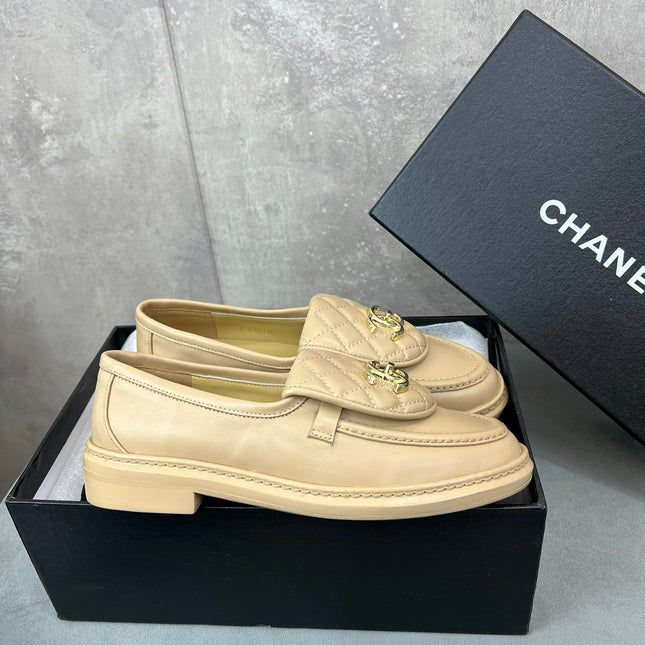CHANEL 26S LOAFERS IN BEIGE QUILTED CALFSKIN WITH CC LOGO