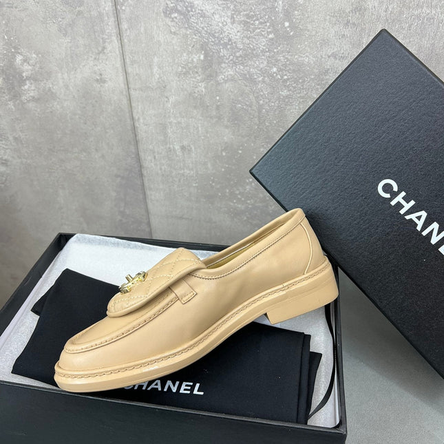 CHANEL 26S LOAFERS IN BEIGE QUILTED CALFSKIN WITH CC LOGO
