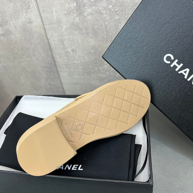 CHANEL 26S LOAFERS IN BEIGE QUILTED CALFSKIN WITH CC LOGO