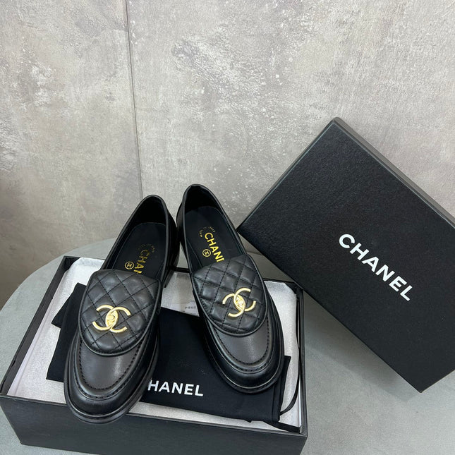 CHANEL 26S LOAFERS IN BLACK QUILTED CALFSKIN WITH CC LOGO