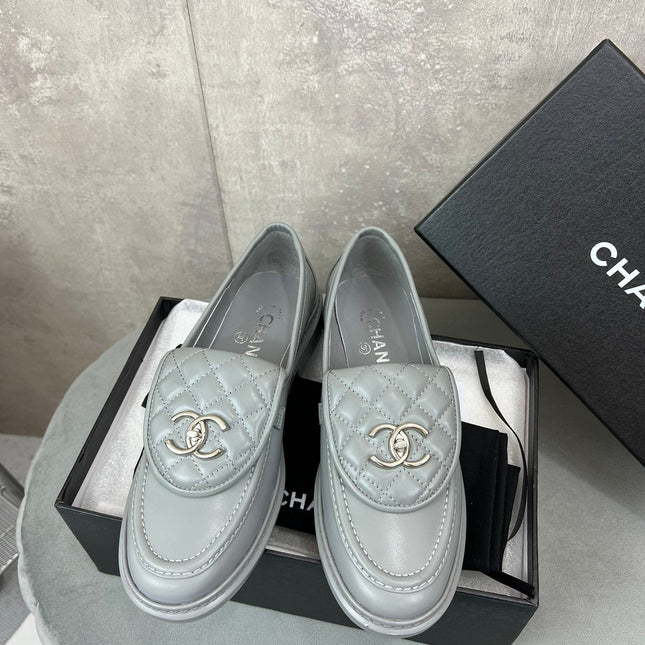 CHANEL 26S LOAFERS IN GREY QUILTED CALFSKIN WITH CC LOGO