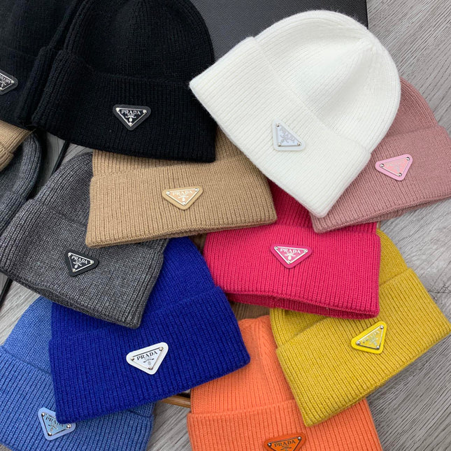 BEANIIE HAT IN CREPE PINK WOOL 335034