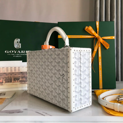 GRAND HÔTEL TRUNK BAG 24 IN WHITE GOYARDINE CANVAS AND CALFSKIN