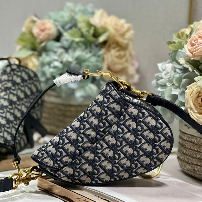 DIOR 26S SADDLE BAG 19 IN BLUE OBLIQUE JACQUARD