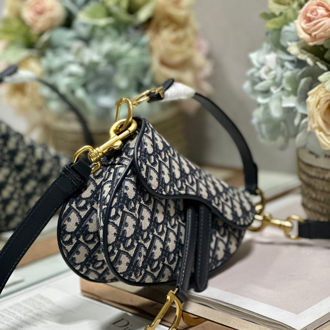 DIOR 26S SADDLE BAG 19 IN BLUE OBLIQUE JACQUARD