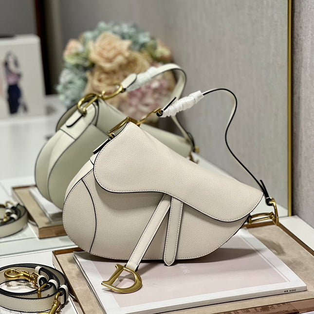 DIOR 26S SADDLE BAG 25 IN WHITE CALFSKIN
