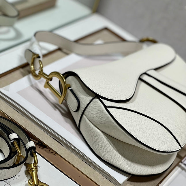 DIOR 26S SADDLE BAG 19 IN WHITE CALFSKIN