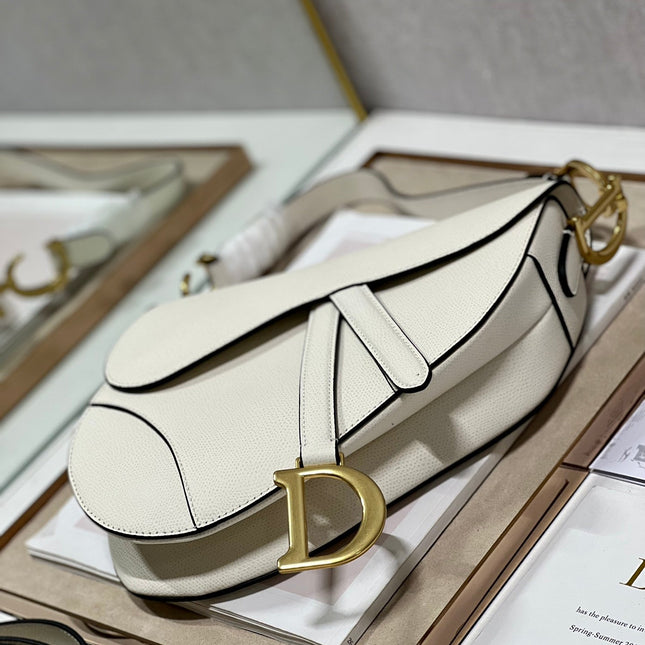 DIOR 26S SADDLE BAG 25 IN WHITE CALFSKIN