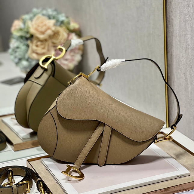DIOR 26S SADDLE BAG 25 IN BEIGE CALFSKIN