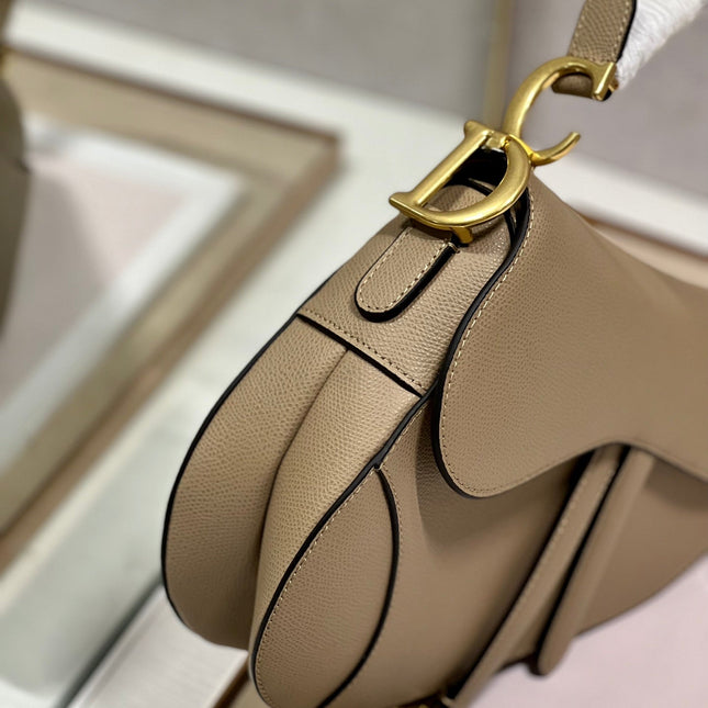 DIOR 26S SADDLE BAG 19 IN BEIGE CALFSKIN