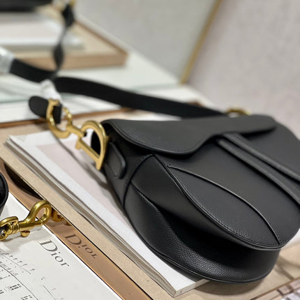 DIOR 26S SADDLE BAG 25 IN BLACK CALFSKIN GOLD-TONE HARDWARE