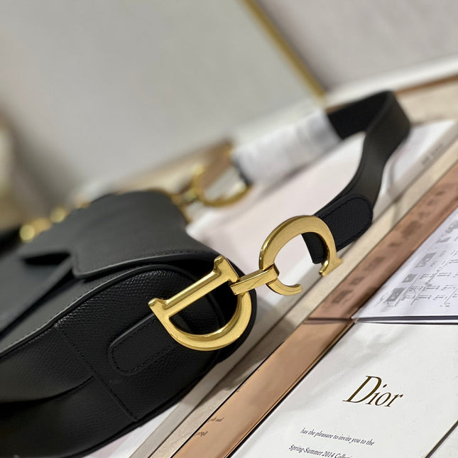 DIOR 26S SADDLE BAG 19 IN BLACK CALFSKIN GOLD-TONE HARDWARE