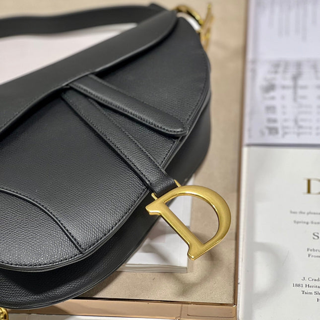 DIOR 26S SADDLE BAG 19 IN BLACK CALFSKIN GOLD-TONE HARDWARE