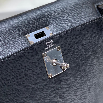 KELLY 28CM IN NOIR EPSOM CALFSKIN SILVER HARDWARE