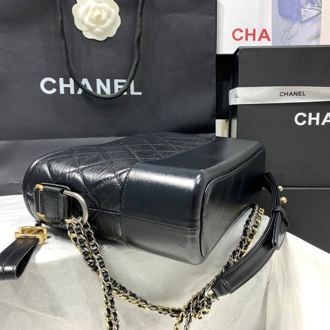 HOBO BAG 25 WITH STRAP IN BLACK CALFSKIN GOLD AND SILVER HARDWARE
