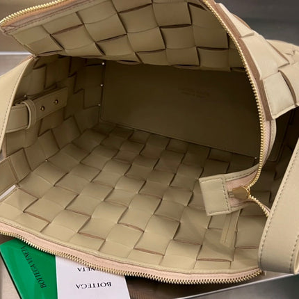 MEDIUM 28 CASSETTE BEIGE LAMBSKIN