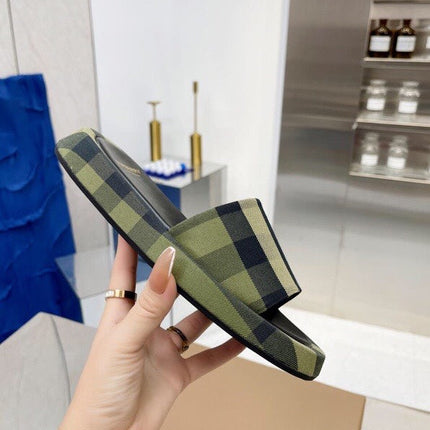BURBERRY 26S SLIDE SANDALS IN ARCHIVE OLIVE GREEN BLACK FABRIC