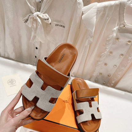 CHYPRE SANDAL BRIGHT BROWN LAMBSKIN AND SILVER DENIM