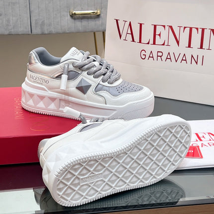 VALENTINO 25S GARAVANI ONE STUD XL PLATFORM SNEAKERS IN WHITE MIX GREY LAMBSKIN STYLE 3