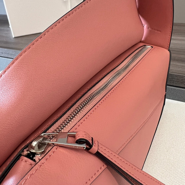 LOEWE 26S PUZZLE HOBO MEDIUM BAG 29 IN PINK CALFSKIN