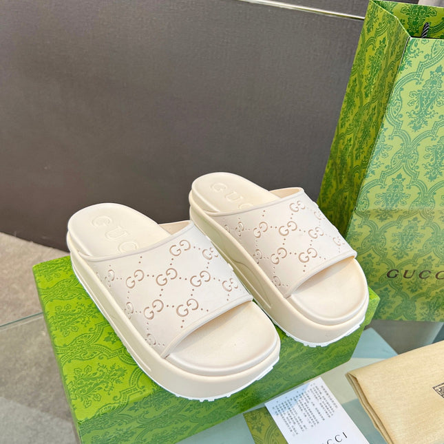 PLATFORM SANDALS IN WHITE CREAM MONOGRAM IMPORTED TPU