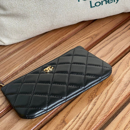 CC CLASSIC SMALL 15 ZIPPED POUCH IN BLACK CALFSKIN