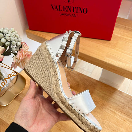 VALENTINO 26S WEDGE SANDALS IN SILVER METALLIC CALFSKIN