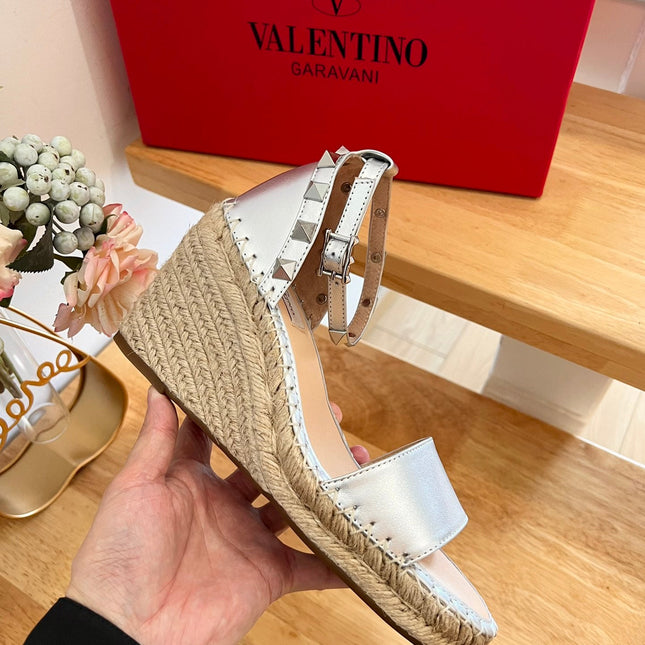 VALENTINO 26S WEDGE SANDALS IN SILVER METALLIC CALFSKIN
