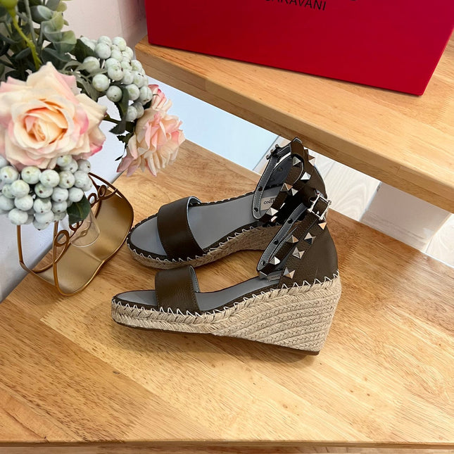 VALENTINO 26S WEDGE SANDALS IN OLIVE GREEN CALFSKIN