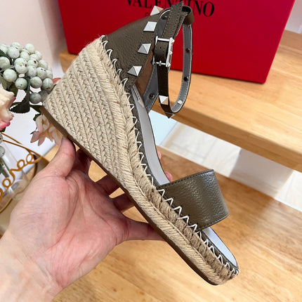 VALENTINO 26S WEDGE SANDALS IN OLIVE GREEN CALFSKIN