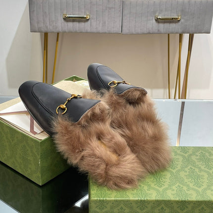 HORSEBIT MULE IN BLACK CALFSKIN AND LAMB WOOL LINING