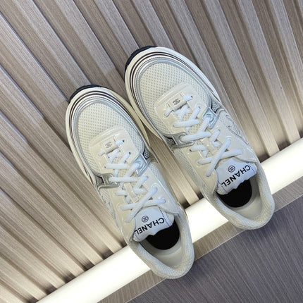 CHANEL 26S SNEAKER 35 MM IN WHITE FABRIC AND CREAM WHITE CALFSKIN LOW TOP